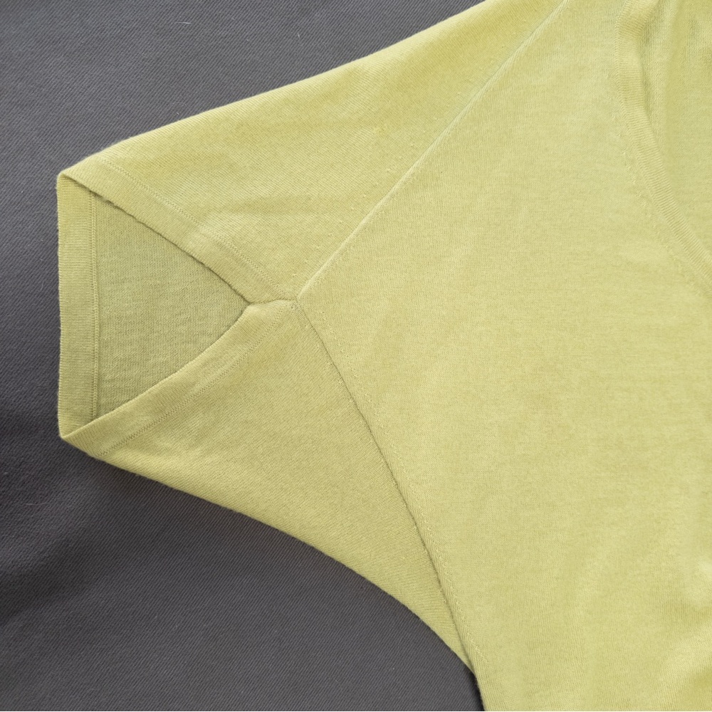 Cashmere Loro Piana vintage short sleeve top, yellow w/ goldtone branding detail - Picture 4 of 10